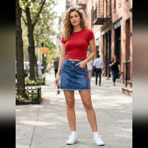 Le Lis jean mini skirt,size large GUC